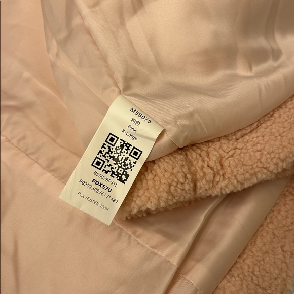 Women's Pink Oversized Sherpa Fluffy Vest Button
Size XL - Picture 6 of 7